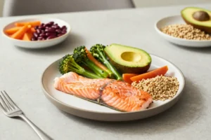 Balanced meal rich in protein, vegetables, and healthy fats.